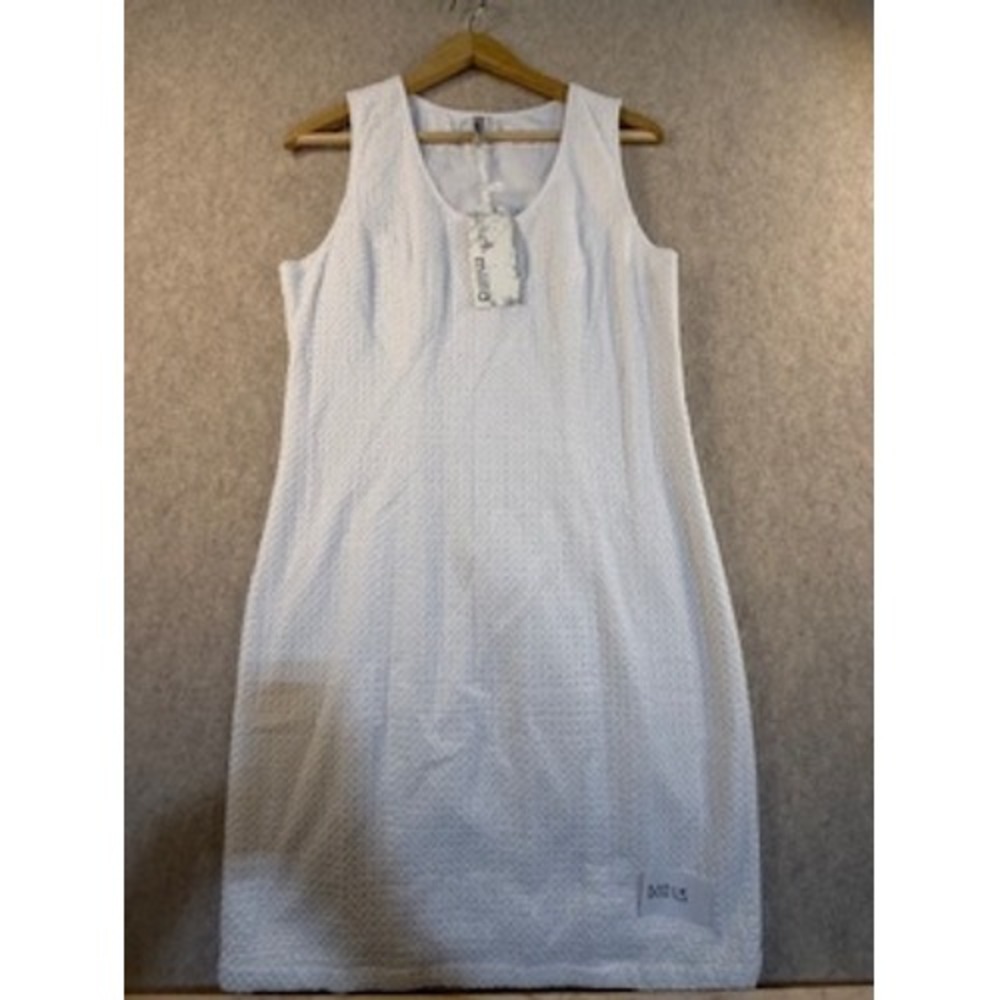 Milla White Textured Seersucker Sleeveless Scoop Neck Lined Sheath Dress Size S